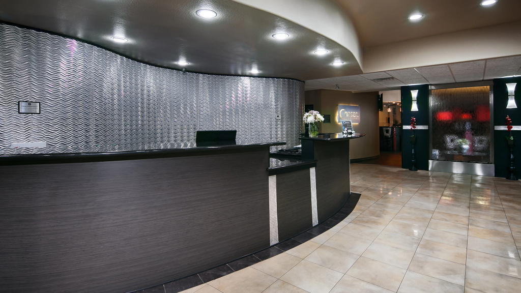 Best Western Premier Crown Chase Inn & Suites - Général