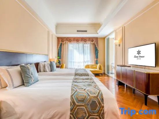 Deluxe Family room