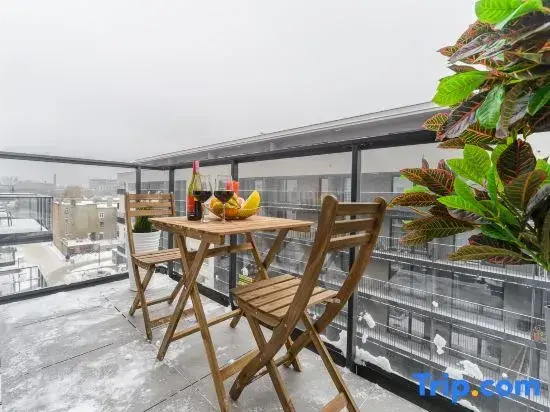 Lumina airy apart near Manufaktura