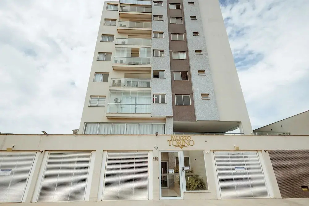 Apto c Garagem e Ar Condicionado na Praia do Sul