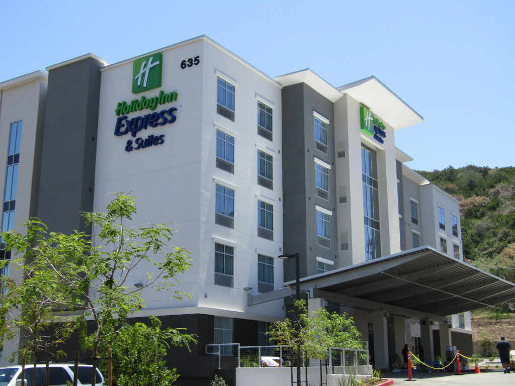 Holiday Inn Express & Suites San Diego - Mission Valley by IHG