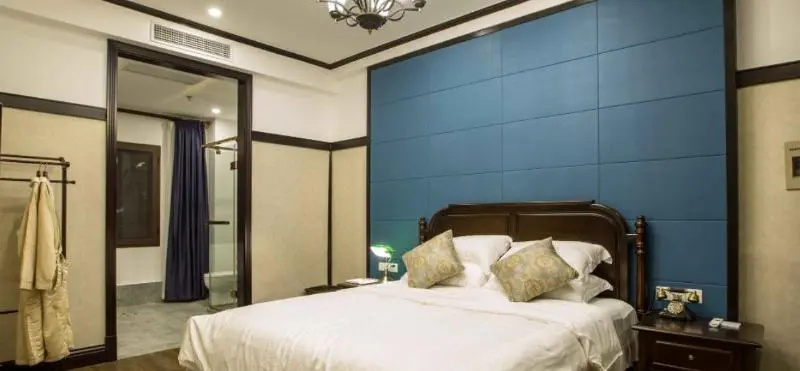 Zhenze Waterside House Hotel