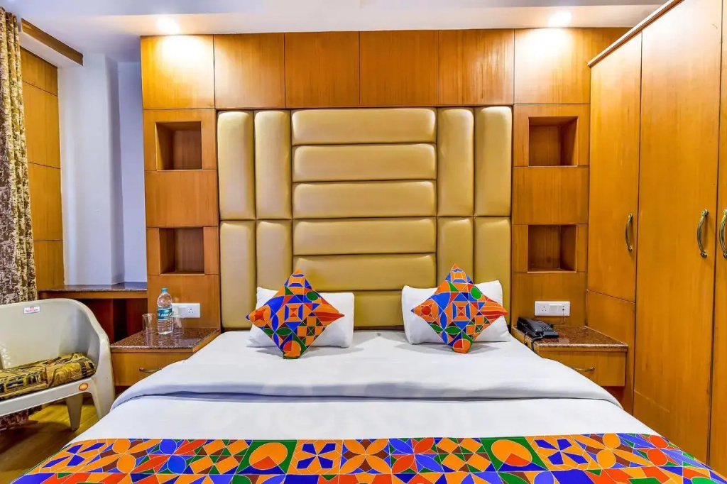 Deluxe Double room (full double bed)