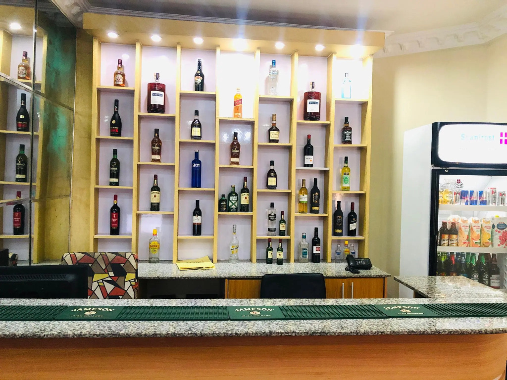 Lobby & Reception