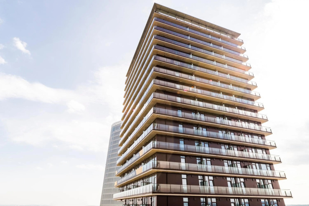 Triiiple Tower Dream Apartments with Rooftop-Summer-Pool by ichbucheAT
