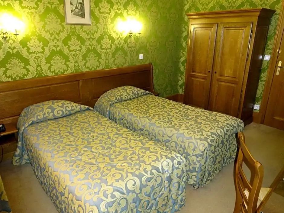 Logis Hôtel De La Cloche - Chambres