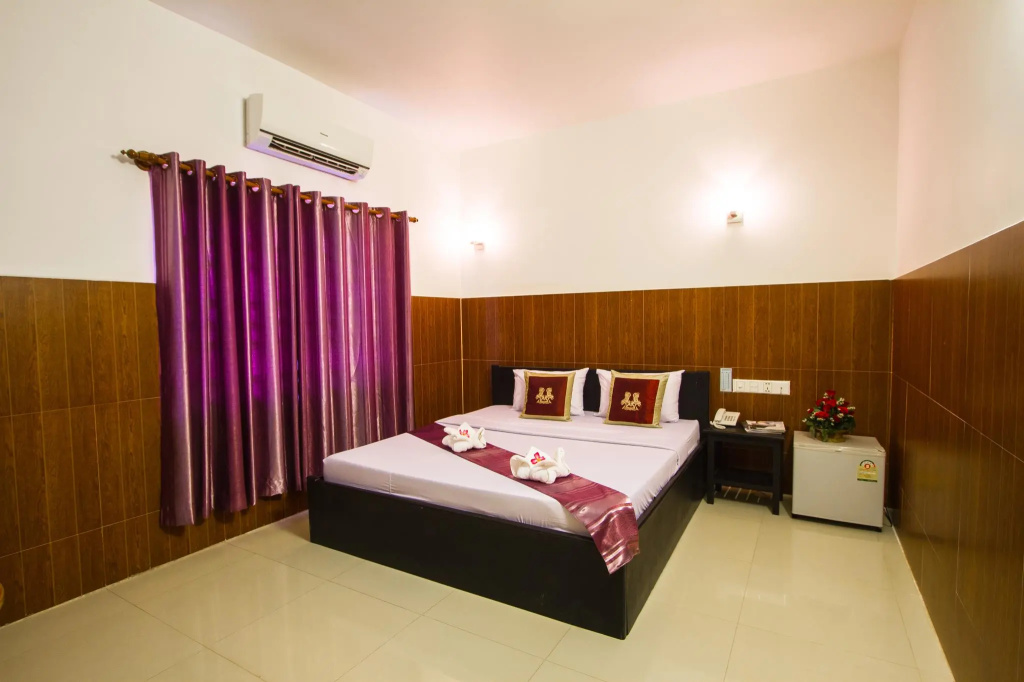 Standard Double room (full double bed)
