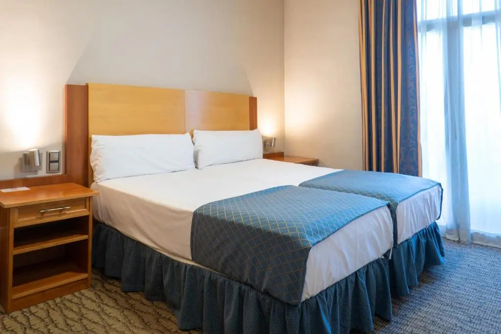 Double room (twin beds)