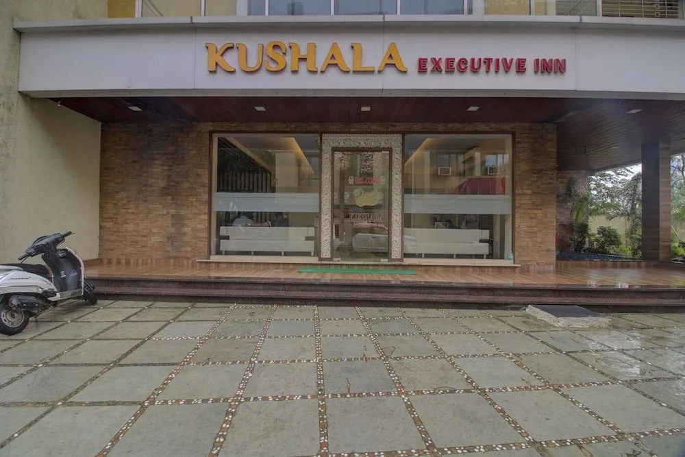 OYO 7158 Hotel Kushala Executive Inn