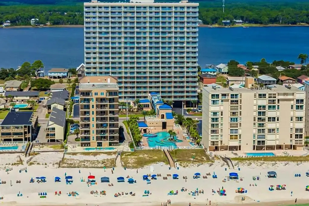 Crystal Tower 1204 2 Bedroom Condo by Redawning