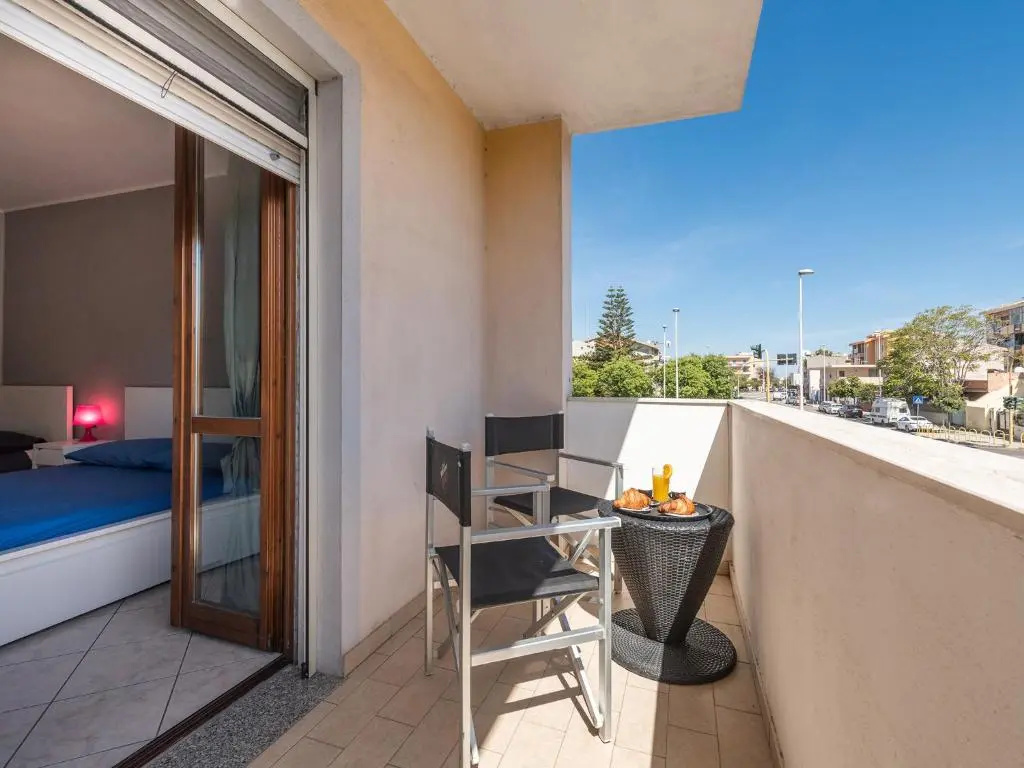 Standard Triple room with balcony