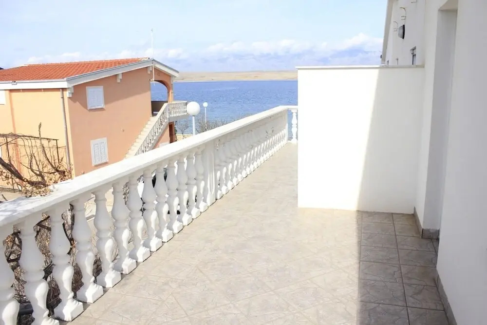 Balcony & Terrace