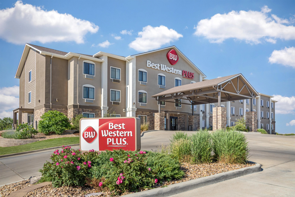 Best Western Plus Overland Inn