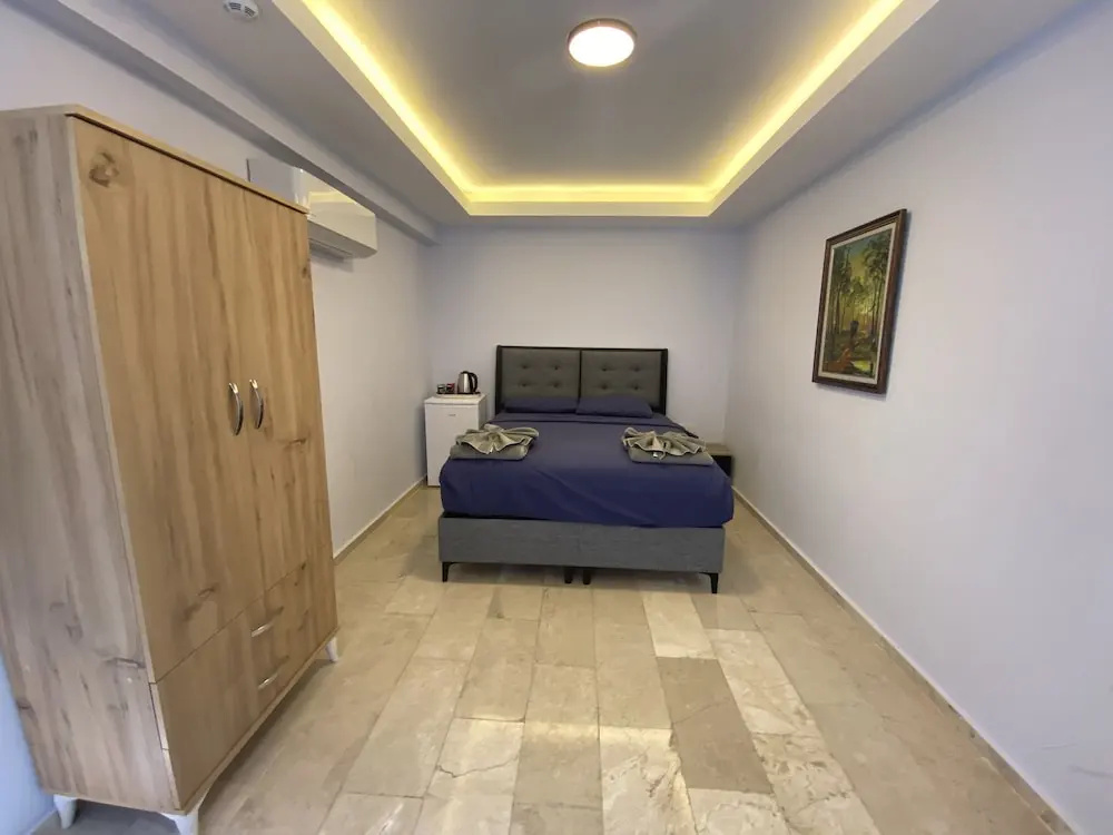 Economy room