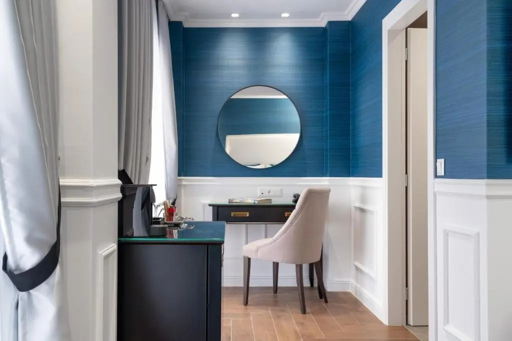 Suite with balcony