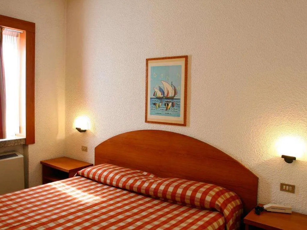 Golf Hotel - Général