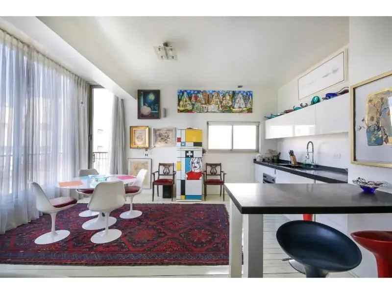 Trumpeldor - 2 Bed Apartment of Art!
