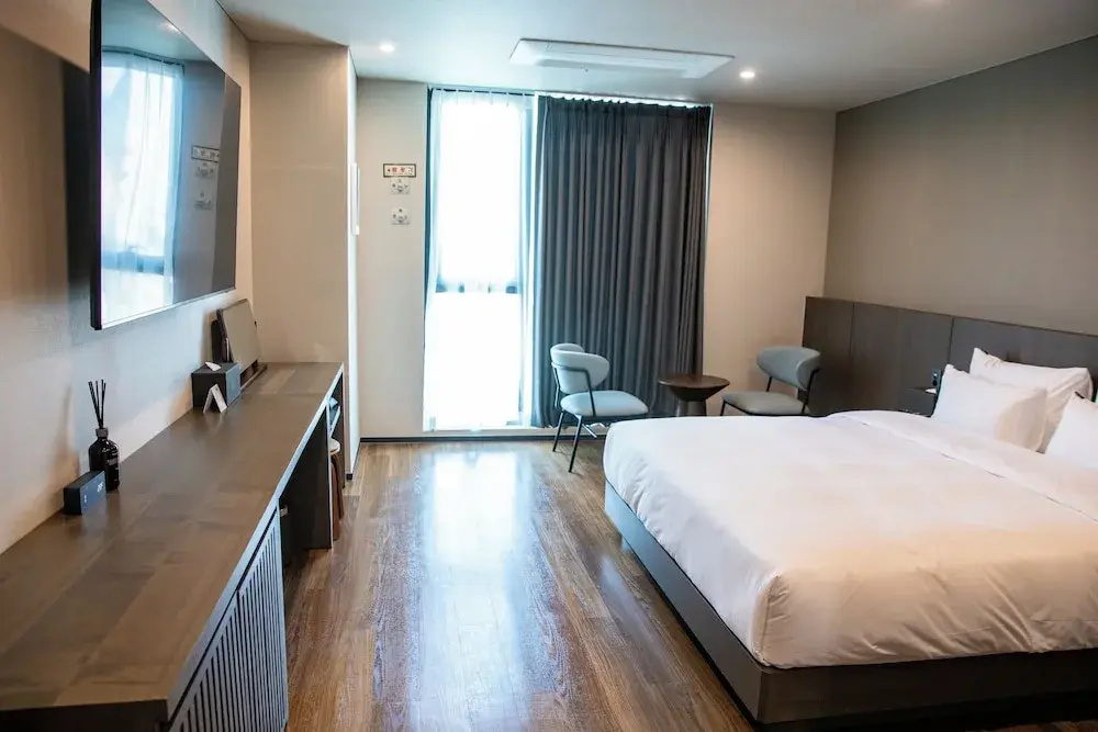 Premier room