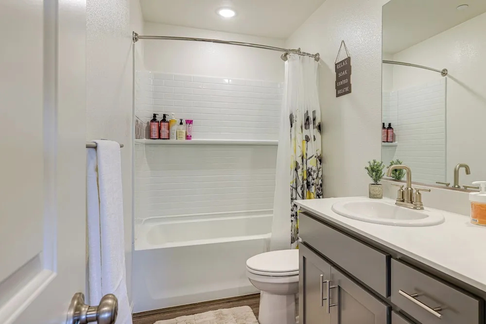 Spacious Family Home in Stockton - Pets Welcome! - фото 18
