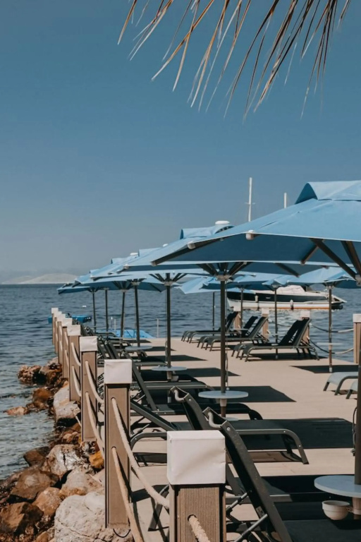 Beach & Waterfront