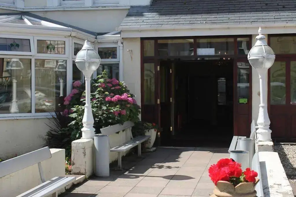 New Loretta Hotel