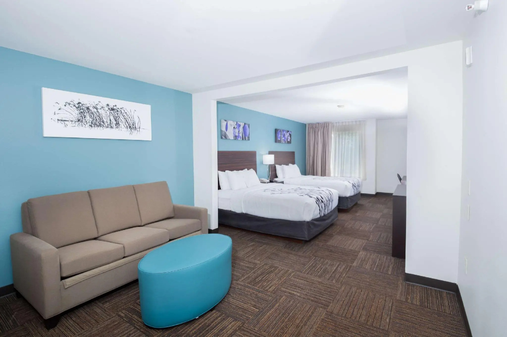 Quadruple Suite