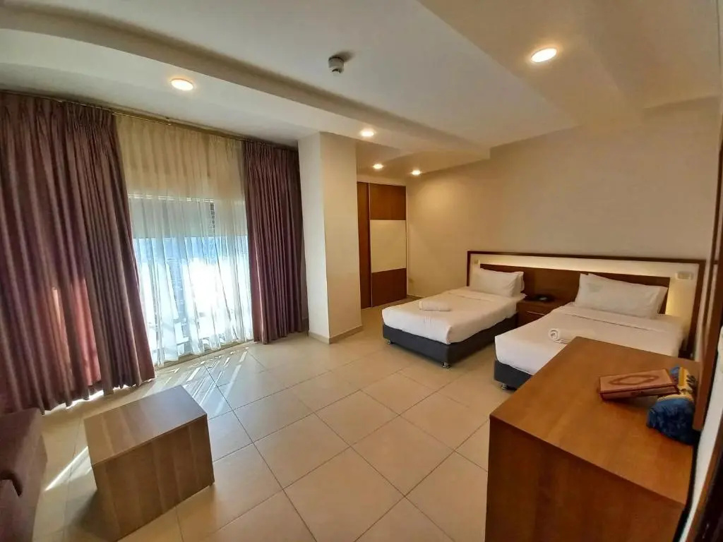 3 Bedrooms Apartment