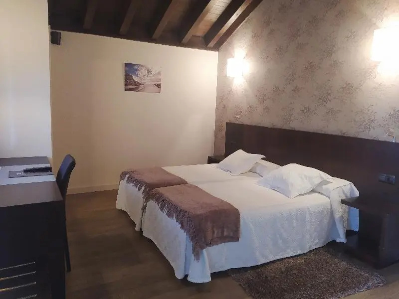 Superior Double room with balcony (full double bed)
