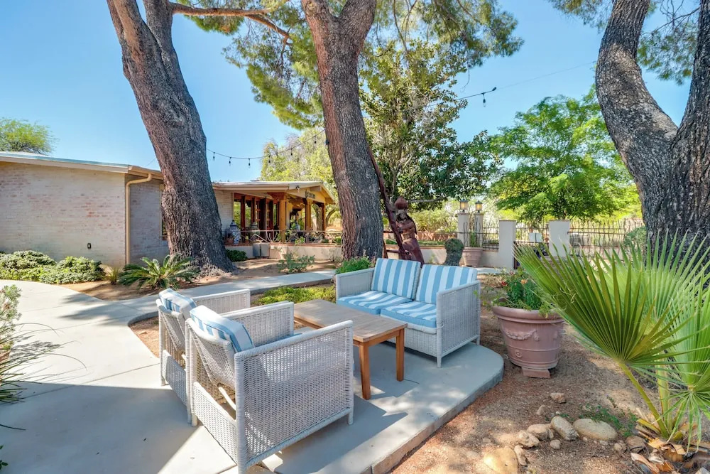 Pet-friendly Tucson Casita: Shared Hot Tub & Patio