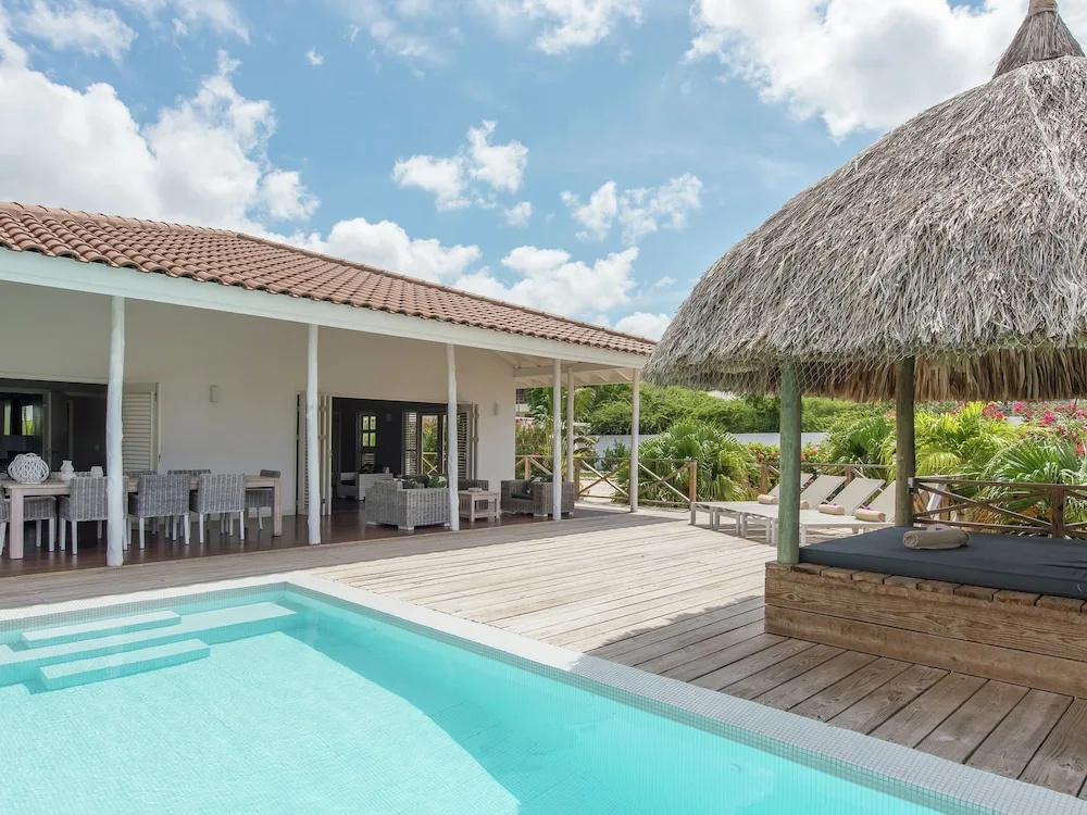 Luxury Detached Villa With Pool in Jan Thiel in Willemstad for six