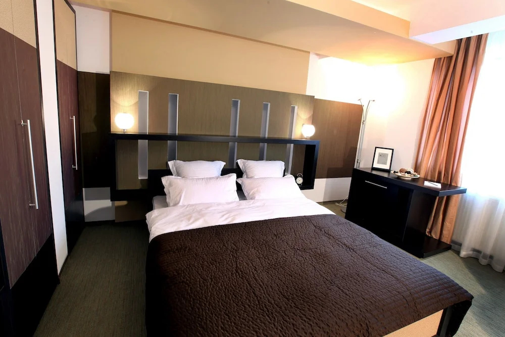 Standard Double room with river view (full double bed)