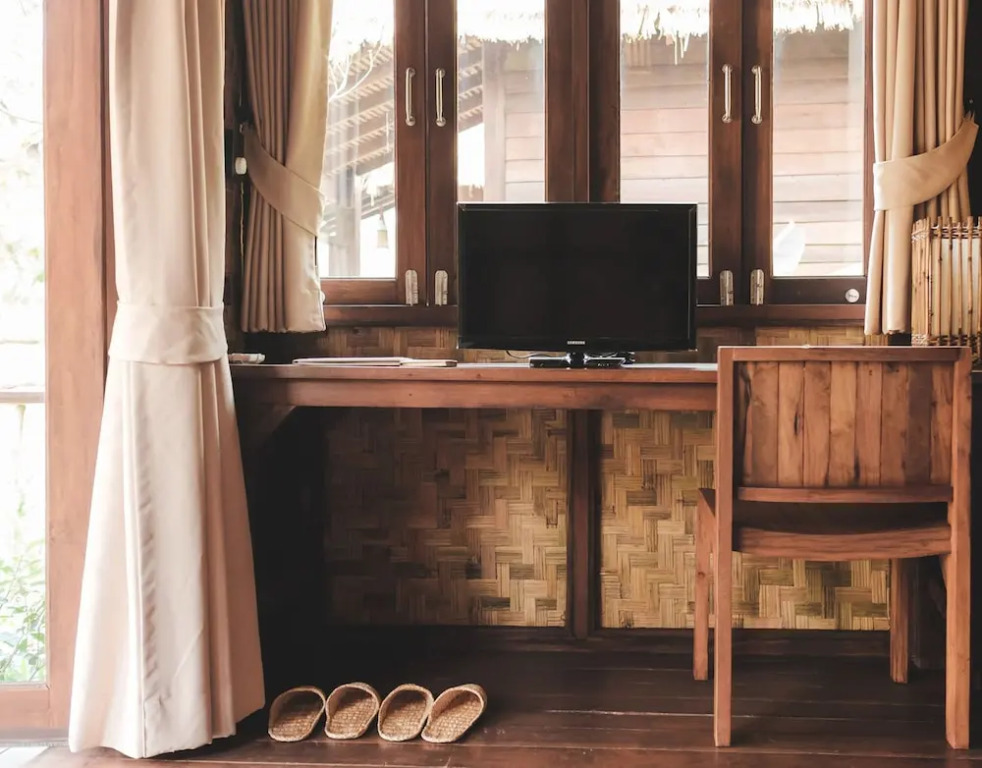 Коттедж с красивым видом из окна в Azalea Village Wellness Resort
