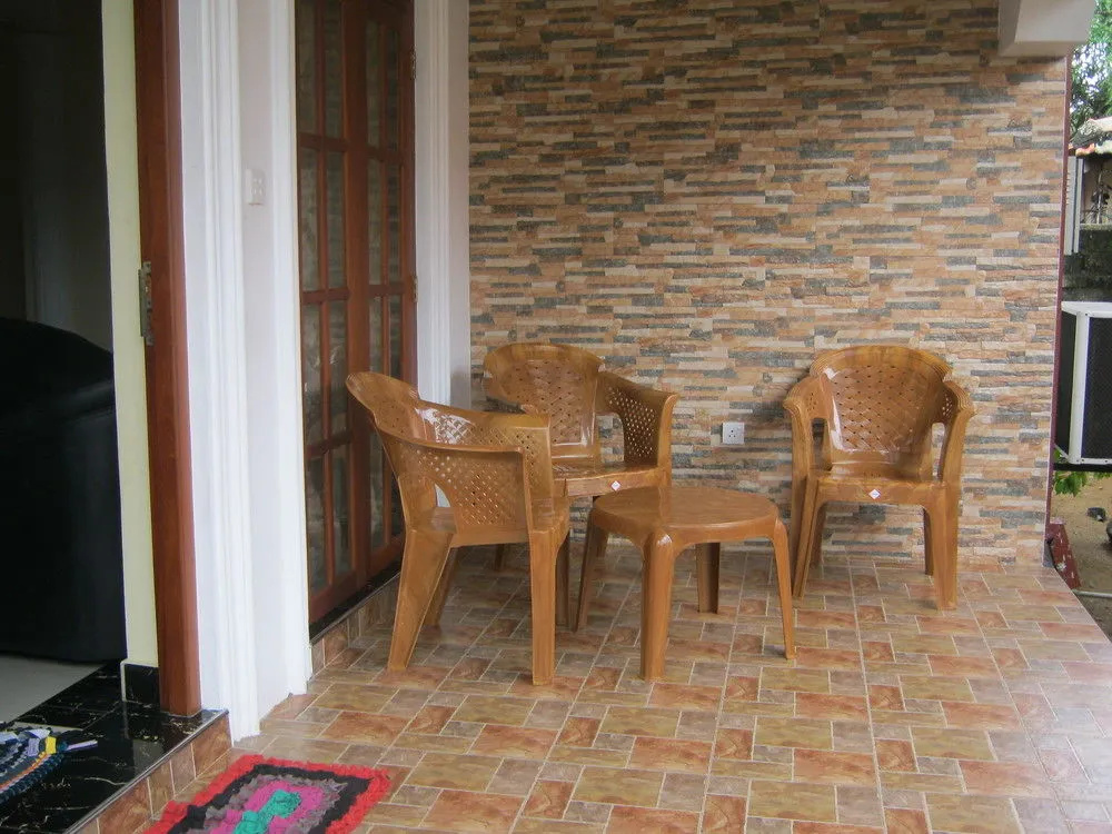 Aurora - Negombo Budget Hostel
