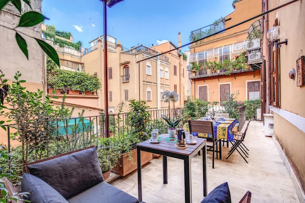 3 Bedrooms Deluxe Apartment with balcony and with city view