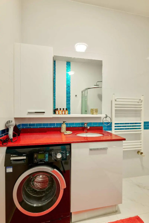 3 Bedrooms Apartment