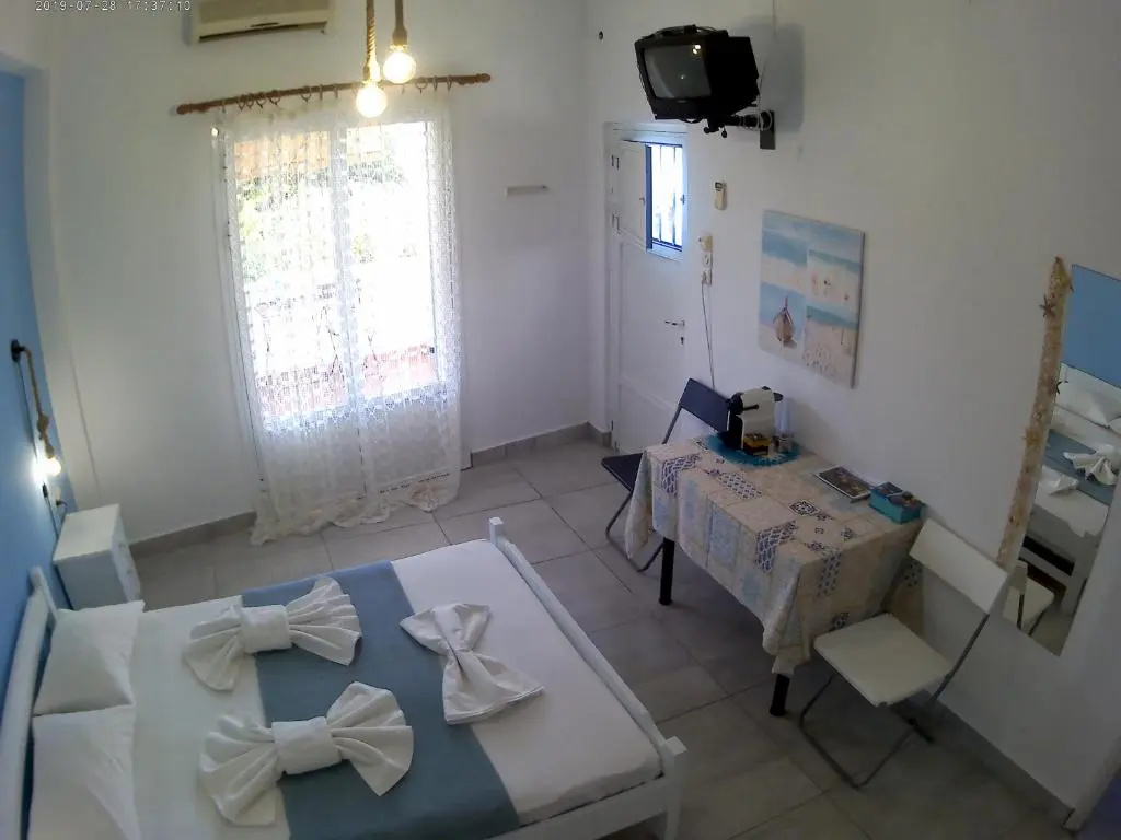 Apanemia Rooms - Chambres