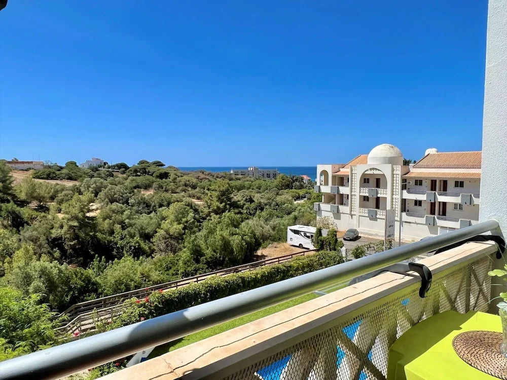 Albufeira Classic 1 With Pool by Homing