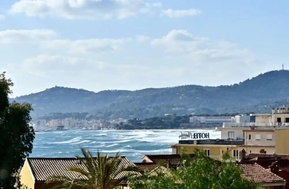 Beach & Waterfront