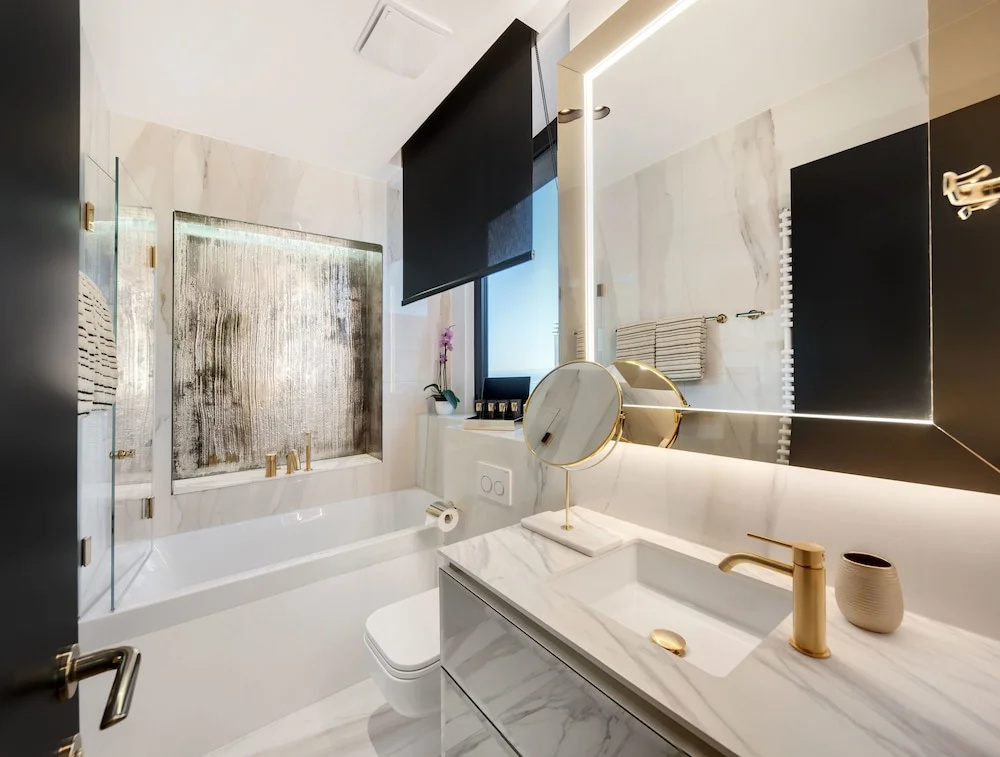 2 Bedrooms Deluxe Suite with sea view
