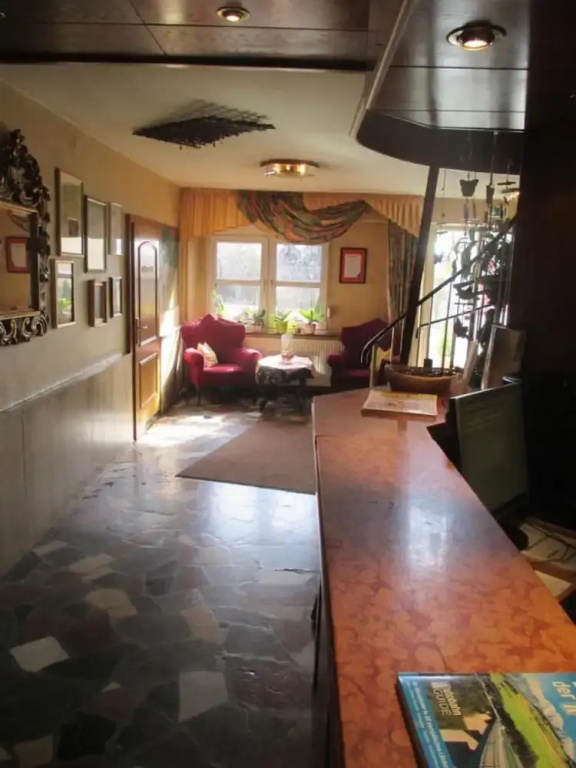 Lobby & Reception