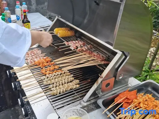 Food & Beverage