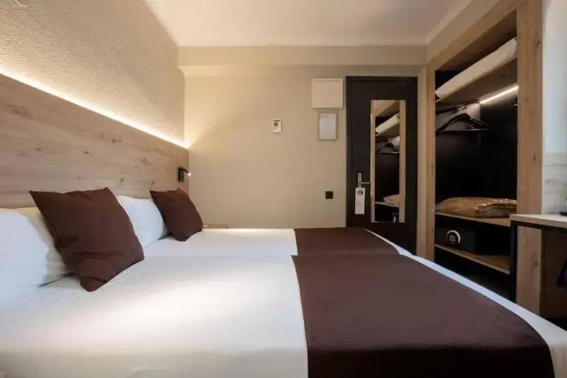 Economy room