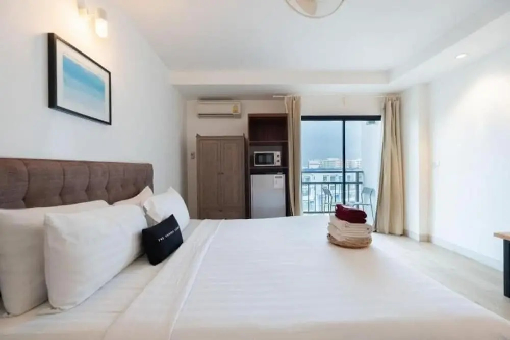 Superior Double room with balcony and with city view (full double bed)