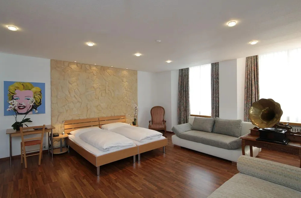 Hotel Roter Turm - Chambres