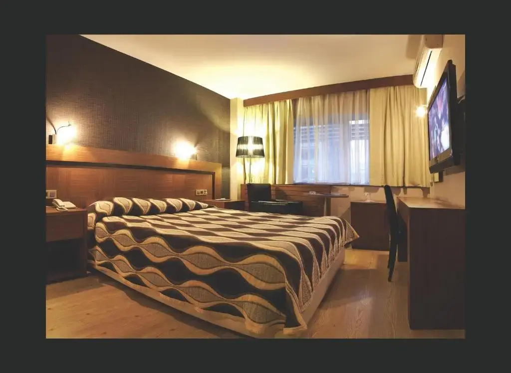 Standard Double room (full double bed)