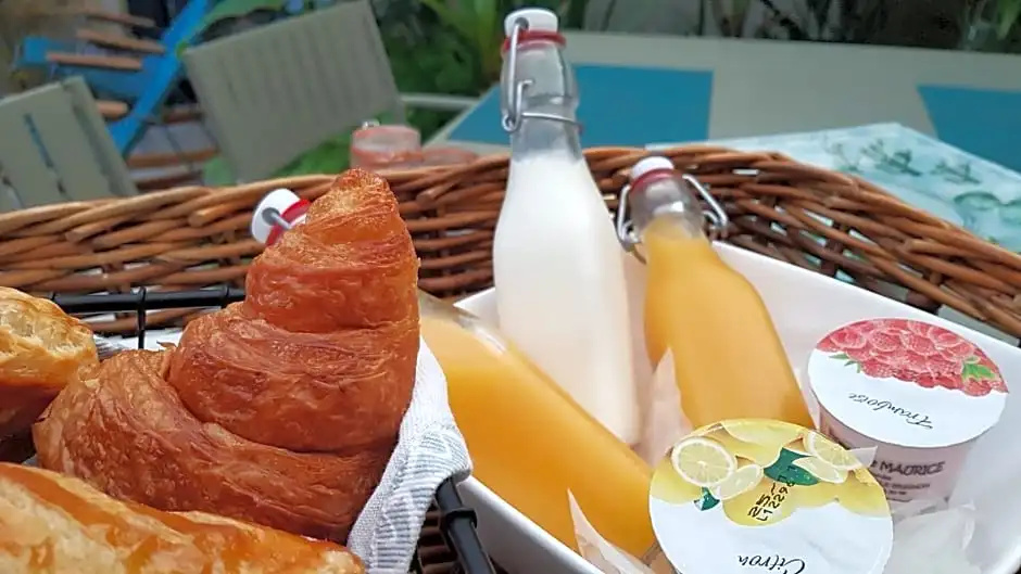Food & Beverage