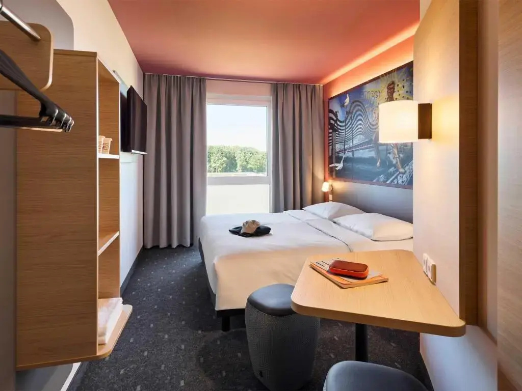 Standard Double room (full double bed)