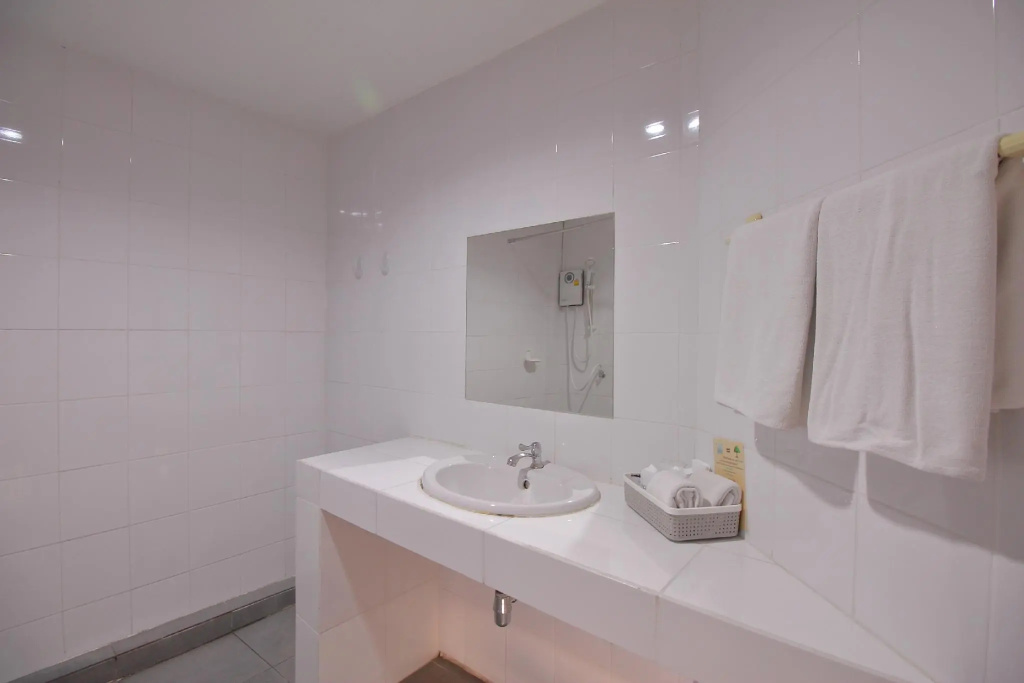 Deluxe Double room (full double bed)