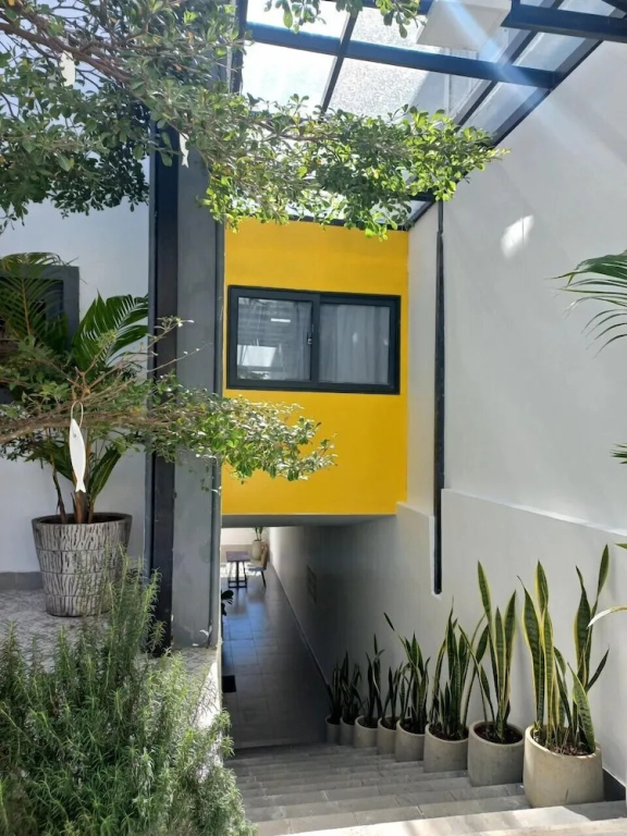 4 Bedrooms Apartment