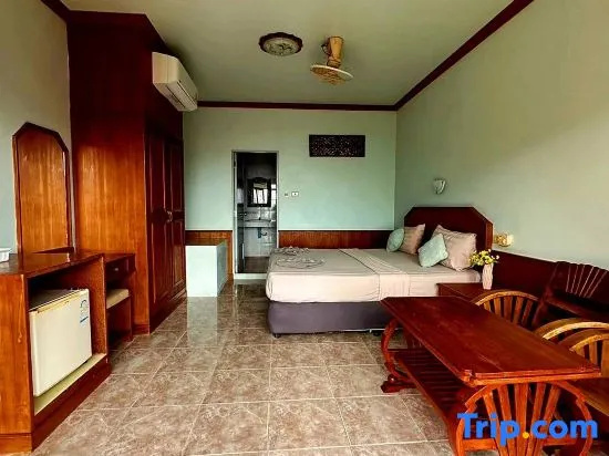 Haad Yao Bayview Hotel